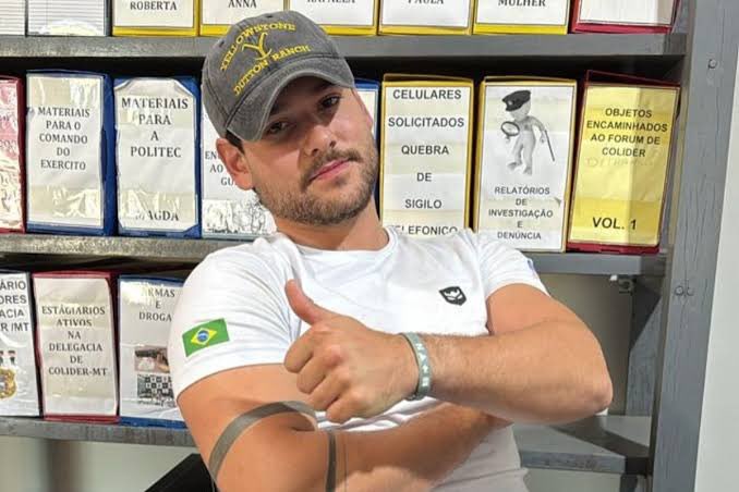 mtmilgrauof's tweet photo. JAJA PEDE MUSICA 😂😱
Rincon e equipe são abordados novamente próximo a Alta Floresta e se encontram no batalhão da Polícia Militar https://t.co/du1HRi7FL8
