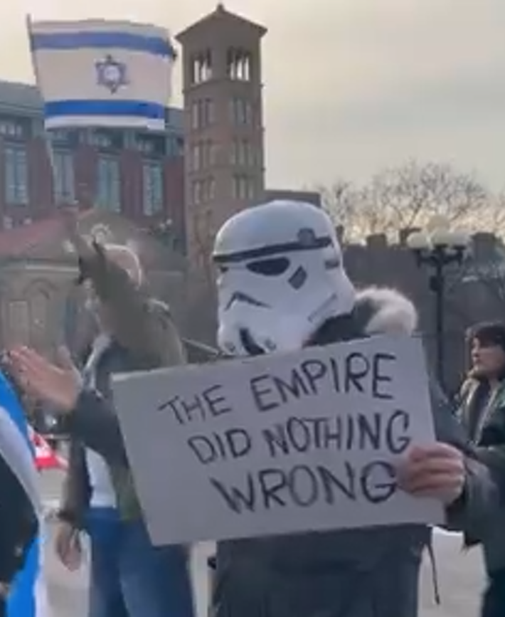 Yetgo_Films's tweet photo. @paleblueeyes69 @CarsTrutherPod @TheEggpie But what would the rebels do with the Coruscanti on Kashyyyk?! https://t.co/H0zEY0aujA