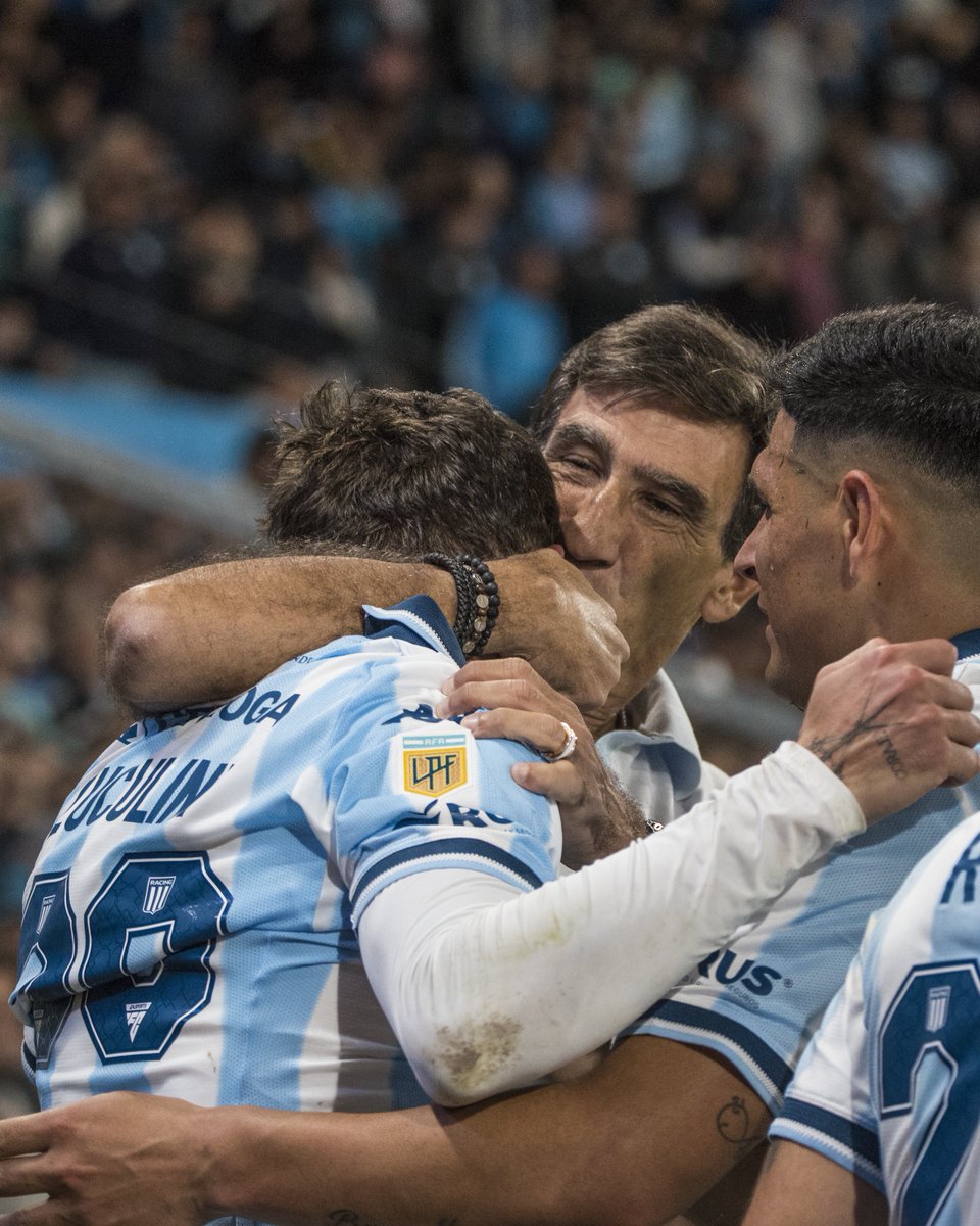 RacingClub's tweet photo. No te pregunto, @Grok, te cuento yo: Racing Club es esto. https://t.co/FOSEPAJgCt
