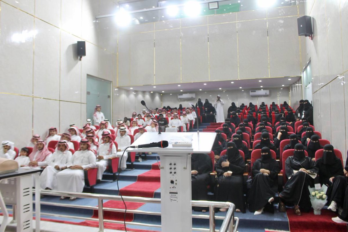 Btwltdda's tweet photo. بحضور أكثر من 300 متدرب ومتدربة
الدورة التدريبية بعنوان
#بتعلم_للاسعافات_الأولية 
والتي نظمها نادي القمة الرياضي بالتعاون مع مركز التدريب في فرع هيئة الهلال الأحمر السعودي بالمنطقة في محافظة العويقيلة https://t.co/fAf4MkNYMg