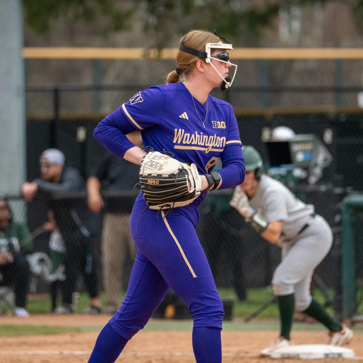 Washington Softball (@uwsoftball) on Twitter photo MOVIN' UP THE HUSKY RECORD BOOK 📈
With her fourth save, <a href="/morganreimer_24/">Morgan Reimer</a> moves into a tie for sixth for most in a single season and into a tie for 10th in a career MOVIN' UP THE HUSKY RECORD BOOK 📈
With her fourth save, <a href="/morganreimer_24/">Morgan Reimer</a> moves into a tie for sixth for most in a single season and into a tie for 10th in a career