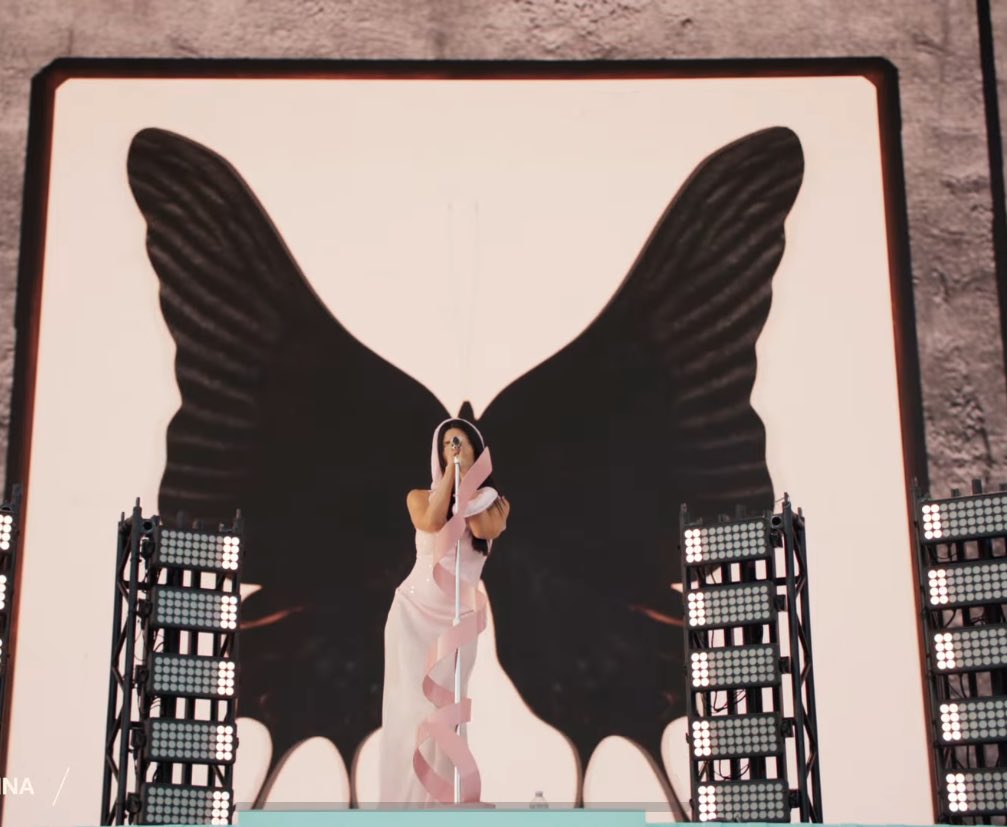 NationOfMarina's tweet photo. YEAH I’M A BUTTERFLY https://t.co/5KHFWPSr8K