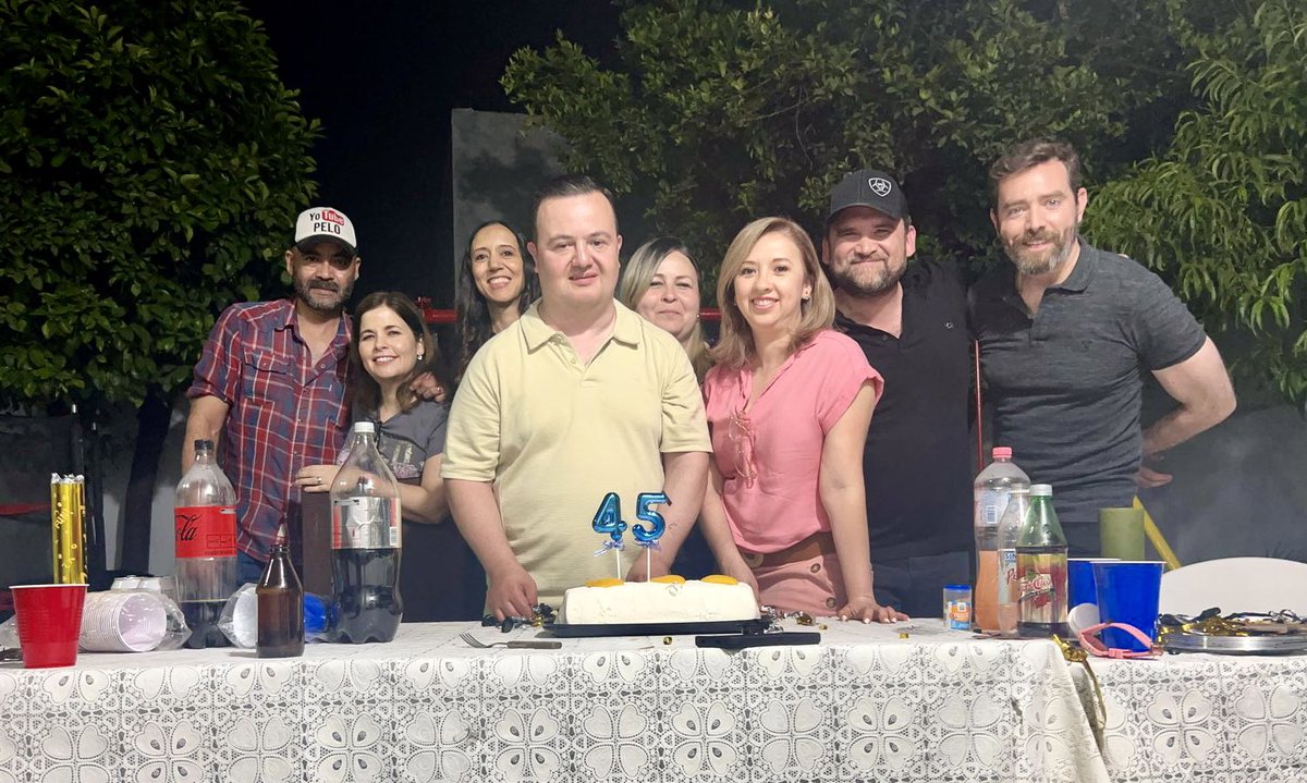 CarlosPalomoF's tweet photo. 🎂 #Felicidades Alex!!!… #compadritos … https://t.co/ioyDCTIUdO