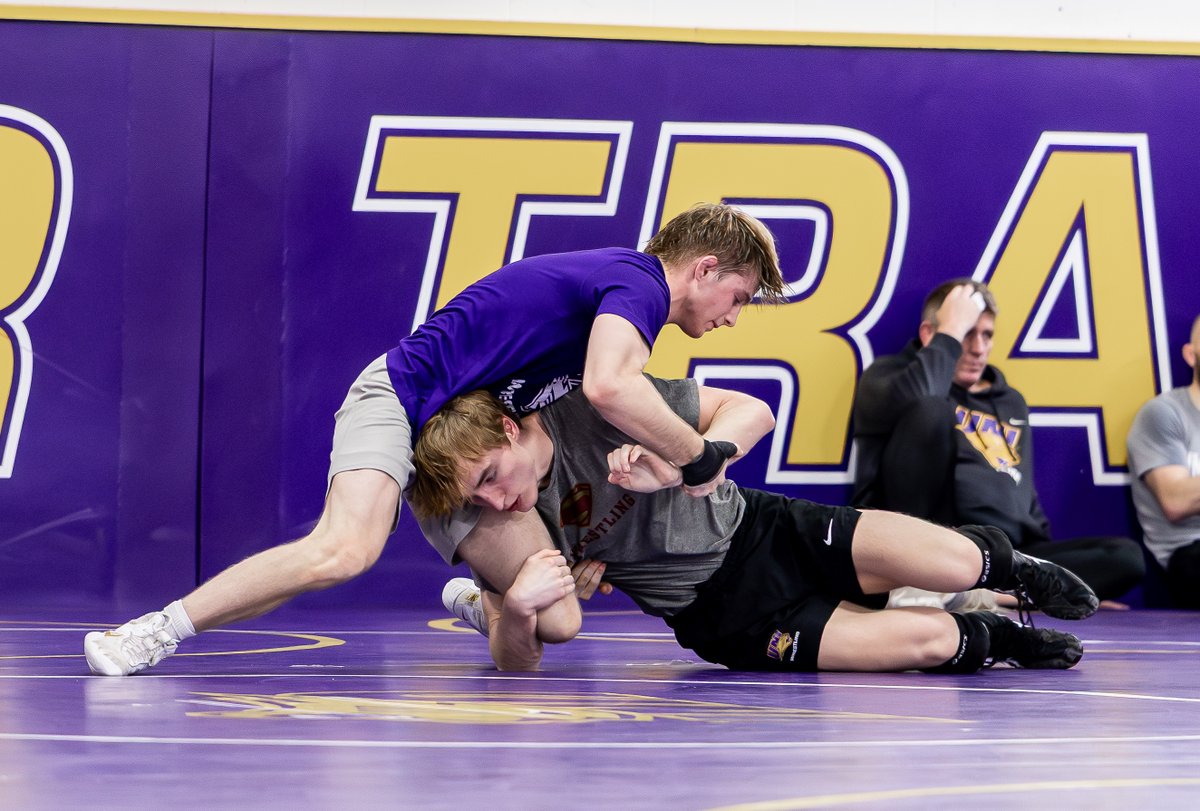 UNI Wrestling tweet media