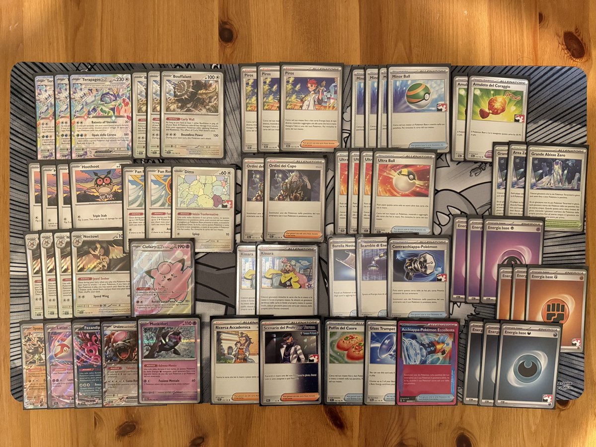 Red_Red_TCG's tweet photo. About yesterday night: 🥉place in the League Challenge with these sixty, and a crazy pull 🔥

🐢🦬 https://t.co/mM5aQKgavw