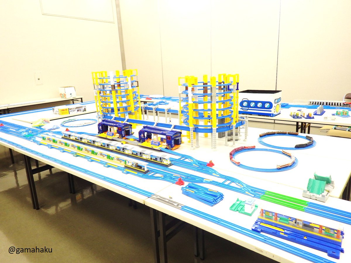 ◇第3回プラレール運転会inがまごおり
とき：4/19(土)14:00〜17:00
        4/20(日)10:00〜14:00まで
場所：#蒲郡市博物館 1階ギャラリー/無料
自分のプラレールを持ってきて走らせる事ができるイベントです。プラレールの展示もあります🚅
お近くの方はぜひあそびに来てくださいね！
#プラレール