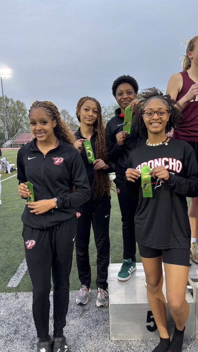 PikeTrackField's tweet photo. Lafayette Jeff Sprint Showcase 

4x400 - 5th place

Jenesyss Davis, Akina Mouton, Mikia Nance, Yazmine Lambert

@PikeHSAthletics https://t.co/B5qYW5cnNq