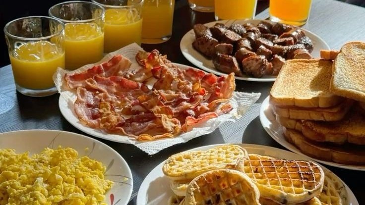 alingjai's tweet photo. ㅤㅤㅤㅤㅤ  
                
       good morning, people! rielle jaide zamora, jai na lang para madali. late intro and i #jwu pero nagluto agad ako ng breakfast for all :) maraming choices para hindi agad maubusan 💥

      #JaiJustGotHome
      #BRGY_143

ㅤㅤㅤㅤㅤ https://t.co/lBkeeIR3bA