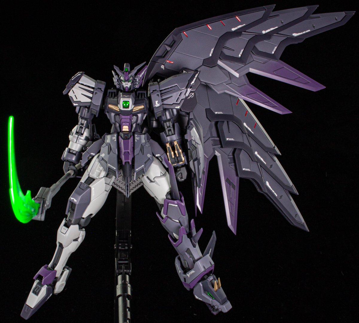 zusarianchannel's tweet photo. エピオンガンダムフェニーチェ完成です。ウイングガンダムフェニーチェの対となる機体という設定で作製してみました。 https://t.co/JfIToyWplS