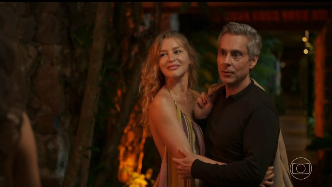 biabatella's tweet photo. Eu gosto tanto do alexandre nero que eu simplesmente não consigo ficar com raiva do marco aurélio por muito tempo #ValeTudo https://t.co/Wv8hwtAuCi