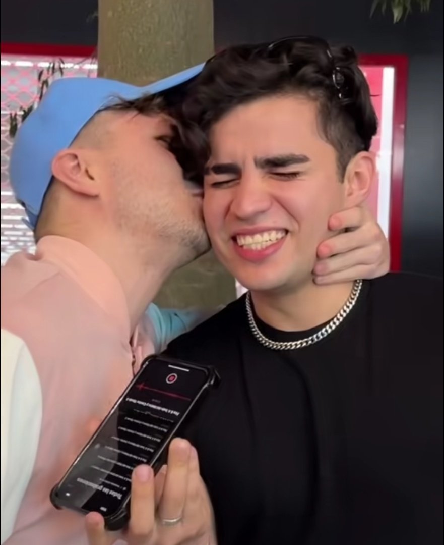 DalasReview's tweet photo. Quiero aprovechar para hacer un post de apreciación a una gran persona @ArnMercurio 

Un hombre increíble que me ha defendido en muchísimas ocasiones, demostrando ser un amigo de verdad. Una pena que vivamos tan lejos. Pero es un señor maravilloso. A ver si grabamos pronto 🫶🏻 https://t.co/7TrzH7ziTg