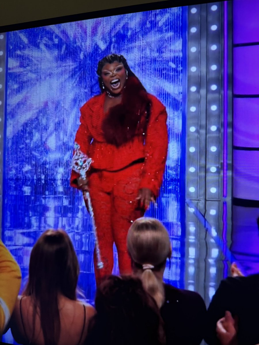 bjrpositions's tweet photo. YESSSSSS ONYAAAAAA #DragRaceFinale #TeamOnyaNurve !!!!!!!!!! https://t.co/DT99gQ9HUL