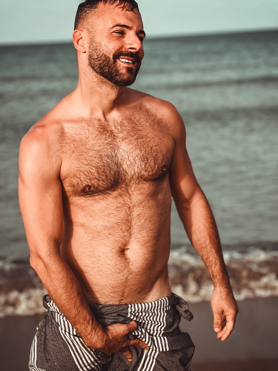 Aspettando di rifarlo in questi giorni
🧹 #summerfeel 
🌈 #BeachLife 
🧸 #gaybear 

Avvicinati al mio mondo su:
Get closer to me at:
👉🏼onlyfans.com/lushboxx/c2