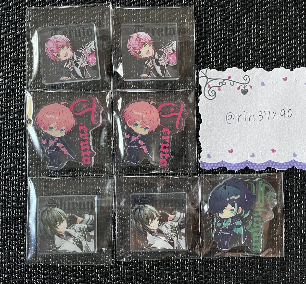 rin37290's tweet photo. 【求】1枚目🖤等身×1、定価＋送料
　　2枚目❤️等身×1、定価＋送料

【譲】画像の物

どなたでもお気軽にお声掛けください。

#KnightAグッズ交換　
#KnightAグッズ買取 
#騎士Aグッズ交換 
#騎士Aグッズ買取 https://t.co/p0qK5JNtz3