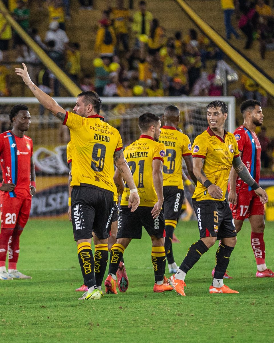 BarcelonaSC's tweet photo. ¡Sí, Octavio! 🇺🇾⚽️

#BSCvsNAC 1-0 https://t.co/51s8kkEMKL