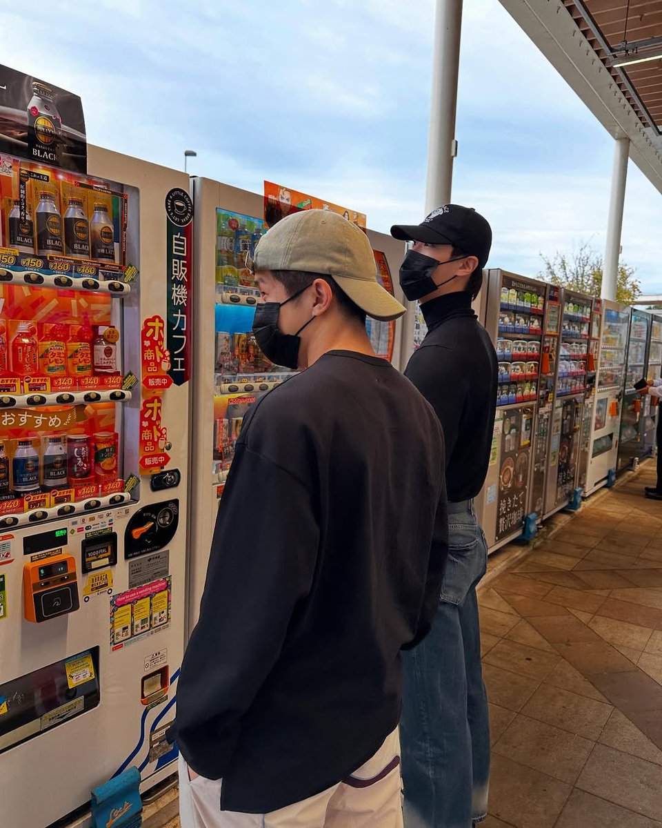 mzylvs_2's tweet image. Jinjin's IG post!💚

"i miss you dongsaeng😍"

#JINJIN #진진 #MOONBIN #문빈 #아스트로 #ASTRO @offclASTRO