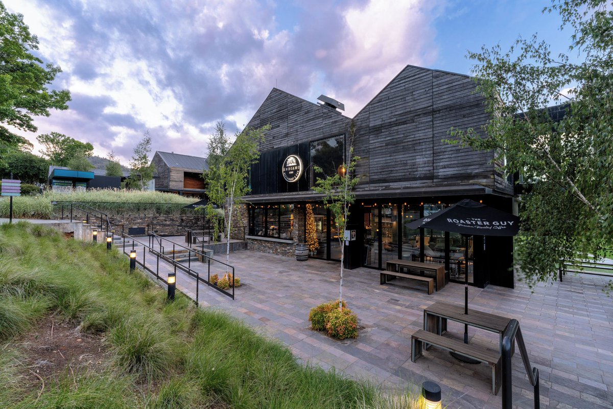 🌿 Escape to Tranquility at Peppers Marysville 🌄
Just 90 mins from Melbourne, this Yarra Valley gem offers modern comfort, mountain views, fine dining &amp; nature at your doorstep.
Wineries, waterfalls, trails &amp; more await!

expedia.com/affiliates/mar…
#accomodation #travel #TravelTips