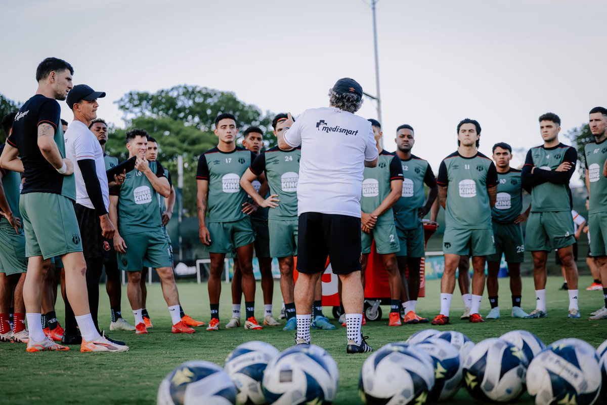 ldacr's tweet photo. ¡Primer entreno a cargo del 'Macho'! 👨🏻✅⚽️

🏟️ Nos vemos este lunes en el AMS | Entradas disponibles en https://t.co/QL2F6JoQBi https://t.co/RgkjQsSyeb