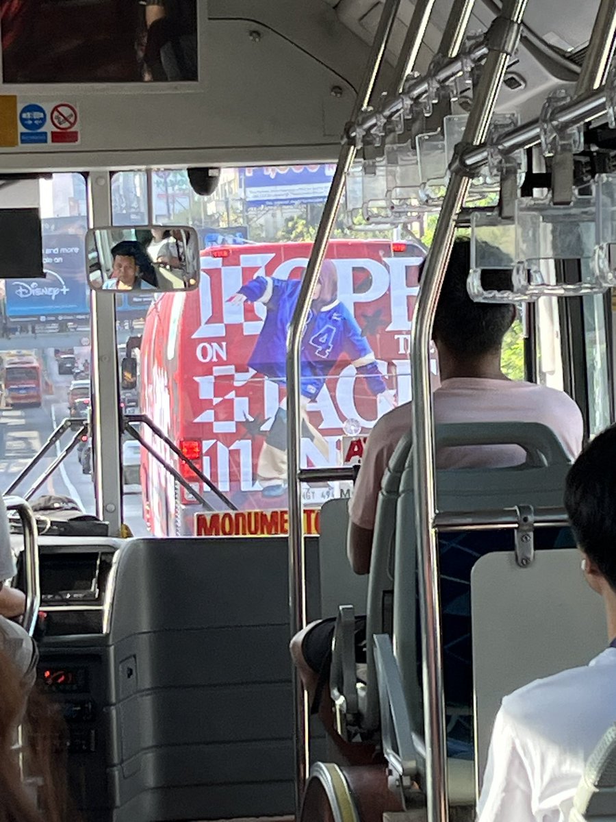 hollymolie_'s tweet image. otw sa moa WAHHHHHHHHH nakita namin yung hobibus 

#pcd 🥲