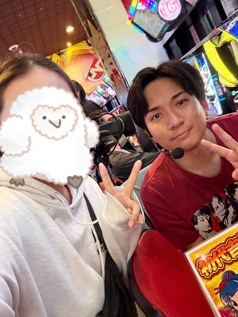 Ame10x's tweet photo. 来店で久々に会いに行けたけど
断然写真よりかっこいいわ〜🤩

#スロぱちステーション 
#よしき https://t.co/WiJtwU4W9t