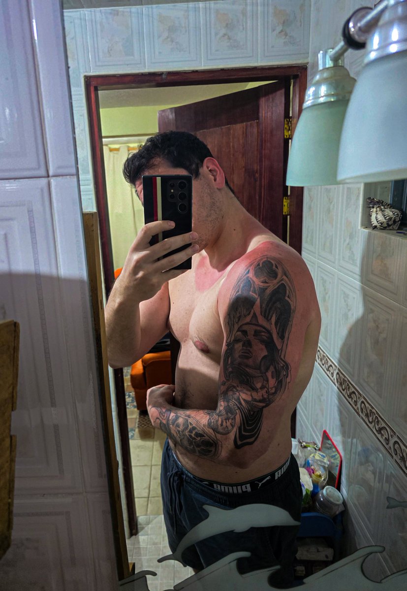 YairTYS's tweet photo. Usen bloqueador pipol, el sol ta juerte
El honey boy anda quemao 😌

#shrimp #sun #bloqueador #vacation #honeyboy https://t.co/GDGHeeHZkh