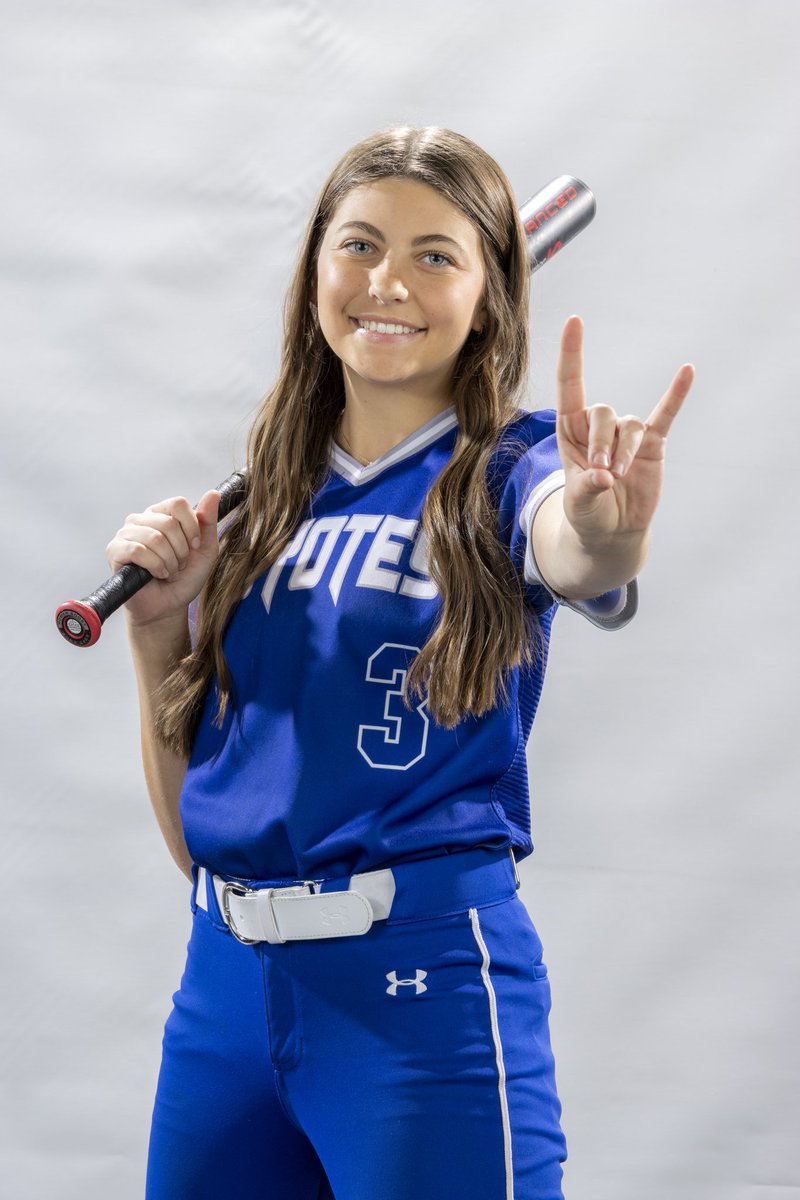 CoachRC16's tweet photo. Yotes getting ✌️ dubs today at the den. Dub Club Friday ...... 🐾🐾🐾
#CSN🥎Softball #JucoLife
@London_lamb7 @CamrynHunkins  @MattiMoTG2024 https://t.co/Ts5ySpRYym