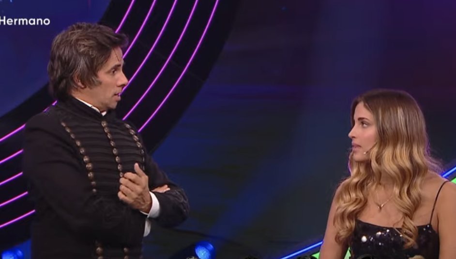 ladydillom's tweet photo. en serio el infradotado de robertito acaba de obligar a martina a hablar de su abuela recién fallecida después de decir que no quiere hablar de eso? el homosexual mas nefasto de la tierra #granhermano https://t.co/FhO5mCVFpo