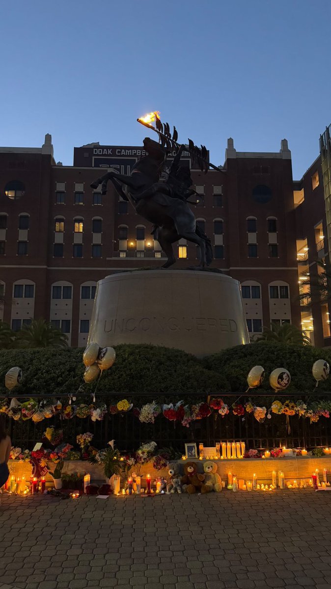 TJ Pittinger (@tj_pittinger) on Twitter photo The flame on the Unconquered Statue lit with flowers & tributes all around the base. 💐
Incredible picture from <a href="/KyleeSaltsman/">Kylee Saltsman</a>. ❤️💛 The flame on the Unconquered Statue lit with flowers & tributes all around the base. 💐
Incredible picture from <a href="/KyleeSaltsman/">Kylee Saltsman</a>. ❤️💛