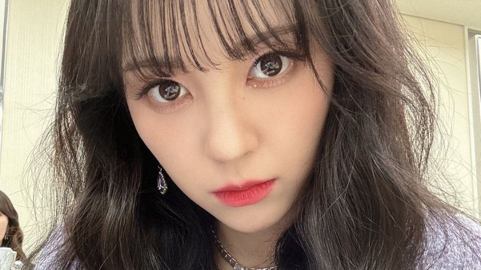 𝙳espués de una pequeña escapadita de casa ya les puedo presumir ★ que estuve todo el día admirando el #𝔉1·ᝰ·𝚍ebūt 𝕔on ojitos de perro apaleado '𝕔uz no puede haber nadie más 𝐟an de ellos que su humilde (no tanto) servidora ! ♡

深黑 𓇺 ⋆ 𝐥ove - #𝒇ō𝕩y !