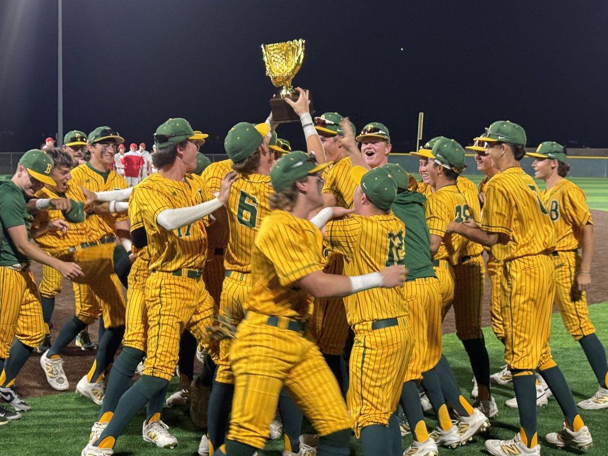 SwarmtheState's tweet photo. 2 for 2! Another District Title Clinched Tonight!!
#SwarmtheState https://t.co/HI8q8TMWqs