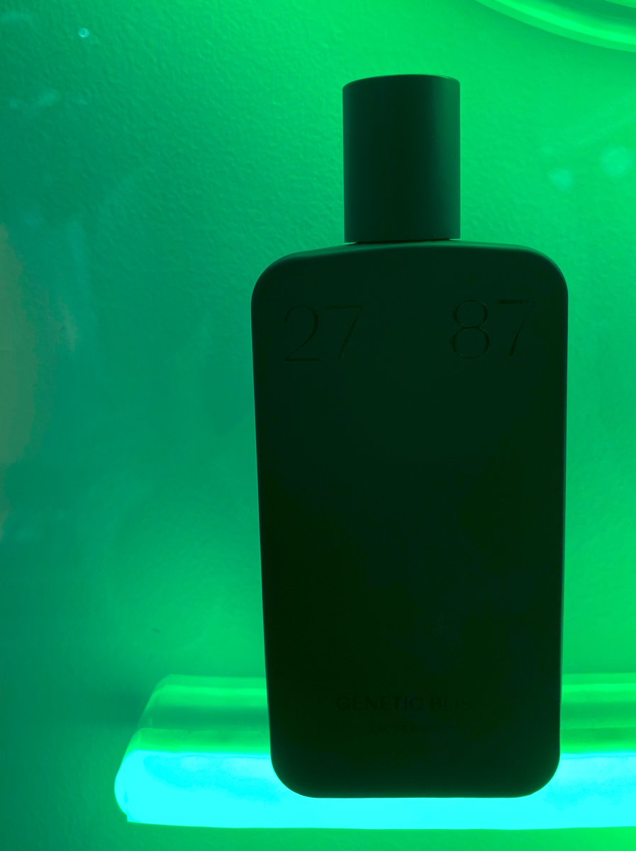 27 87｜ジェネティック ブリス 分子が奏でる唯一無二のハーモニー。肌