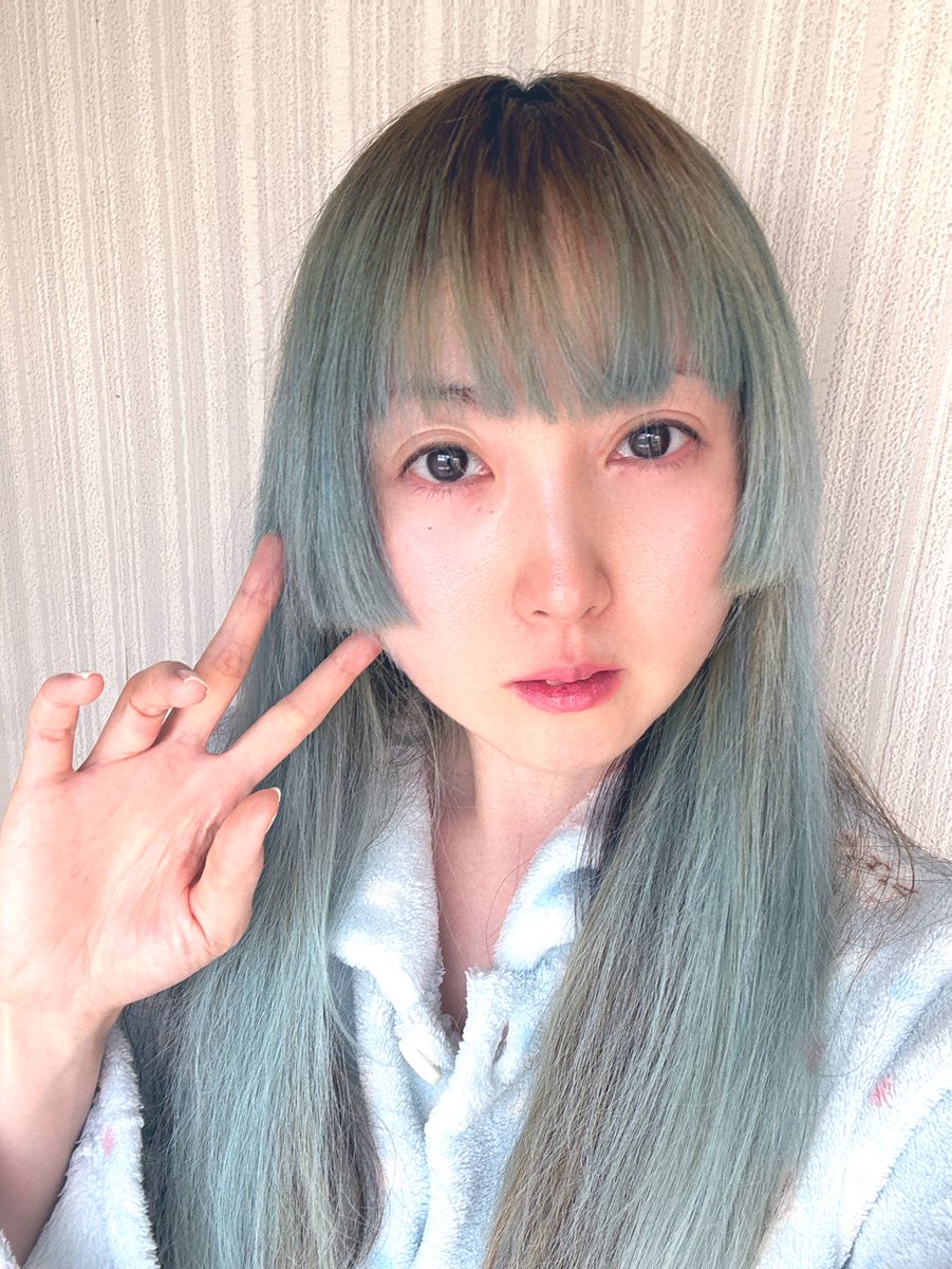 早上好。 お陰様で本日LV40に進化致しました。 寝起き故パジャマで失礼