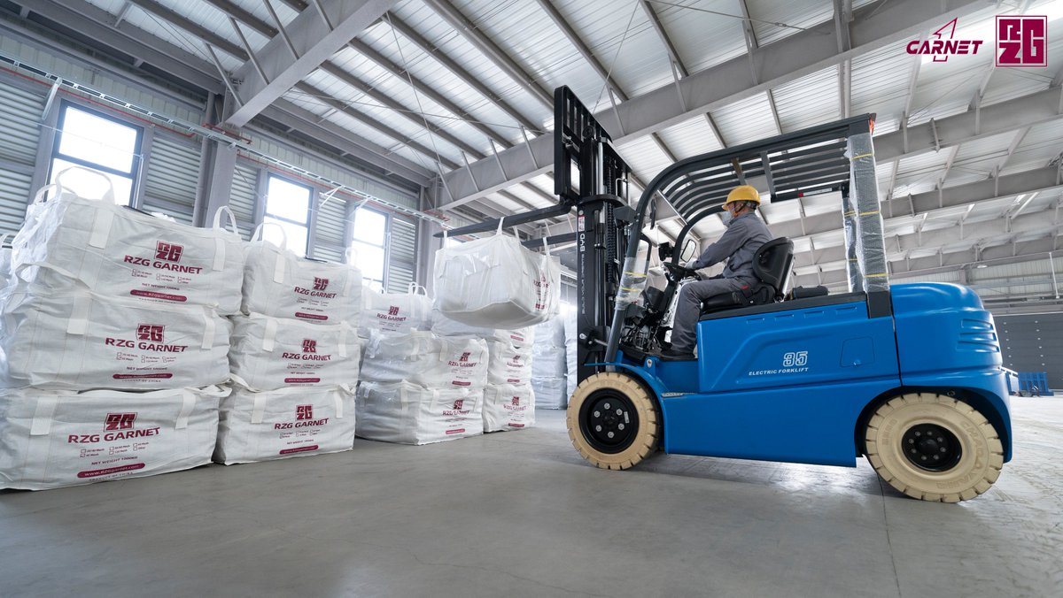 OneGarnetGroup's tweet photo. In pursuit of reducing carbon emissions, enhancing the workplace environment, and minimizing long-term equipment maintenance costs, we have procured eight state-of-the-art electric forklifts as replacements for traditional internal combustion forklifts. https://t.co/YTNYLvsDVc