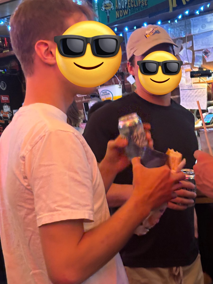 BrunerSilk64780's tweet photo. Jimmy John’s 45 cent bread + Busch lite at the bar? #EXPAND https://t.co/W6aKtO4sye