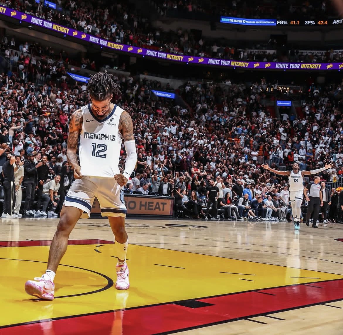 bsmiffff's tweet image. Temetrius Jamel Morant has me turnt all the way up in my living room. He is so in his damn element right now, it’s truly a beautiful thing to see after all the shit he deals with. 
#HEISHIM #CALLTWELVE