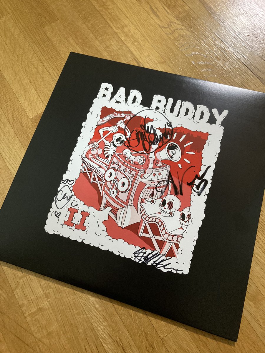 昨日のライブ観に来てくれたみなさんありがとうございました！
久しぶりのARARA最高でした！
はじめてARARAの打ち上げに参加しましたが楽しすぎた。焼きそば美味しかった。

Bad Buddyのレコード買ってサインまで貰っちゃった！うひゃー！