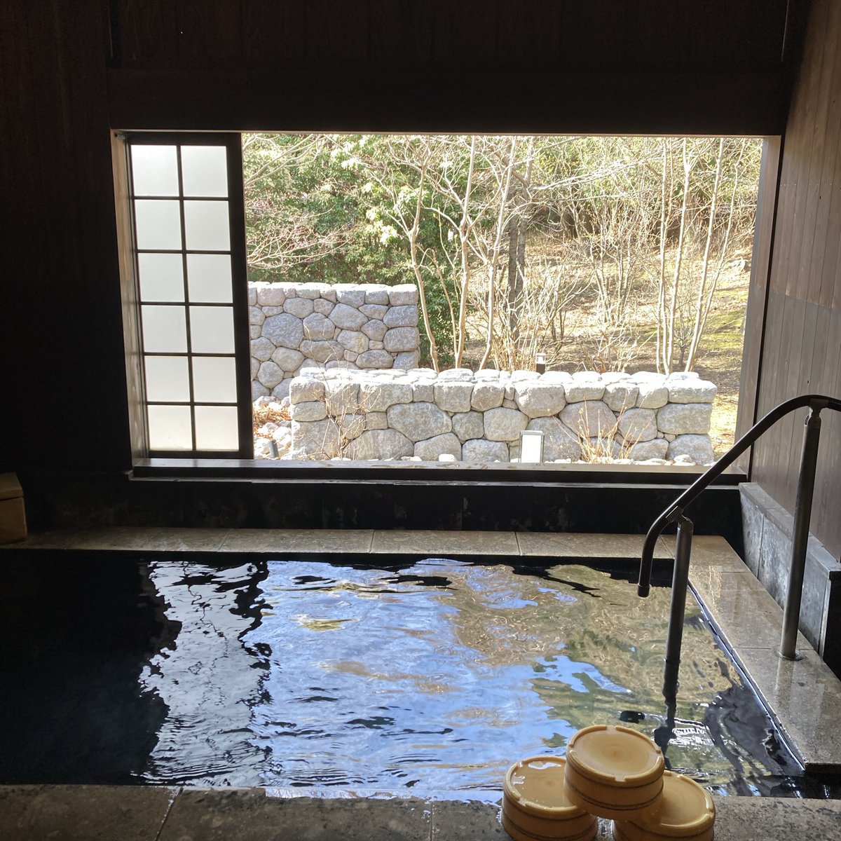 Kazon48746504's tweet photo. #leanfire
株式暴落で評価額爆減しているが、
生活は通常運手で。
部屋風呂付き温泉旅館に行って来ました。
勿論配当金で。 https://t.co/WJjJhyP9dV
