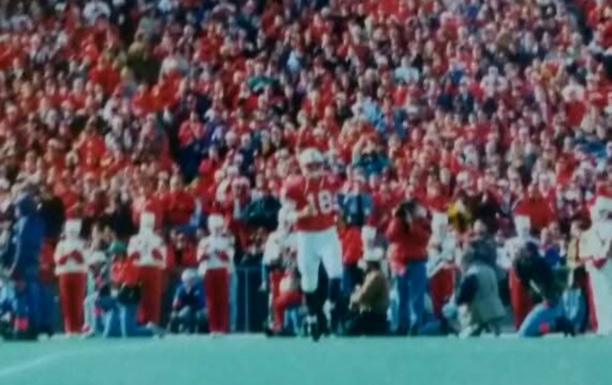 ChrisRaff7's tweet photo. I took this pic on Senior Day. #Brook #Nebraska #Huskers #Goodland https://t.co/m8fgNb7dmZ