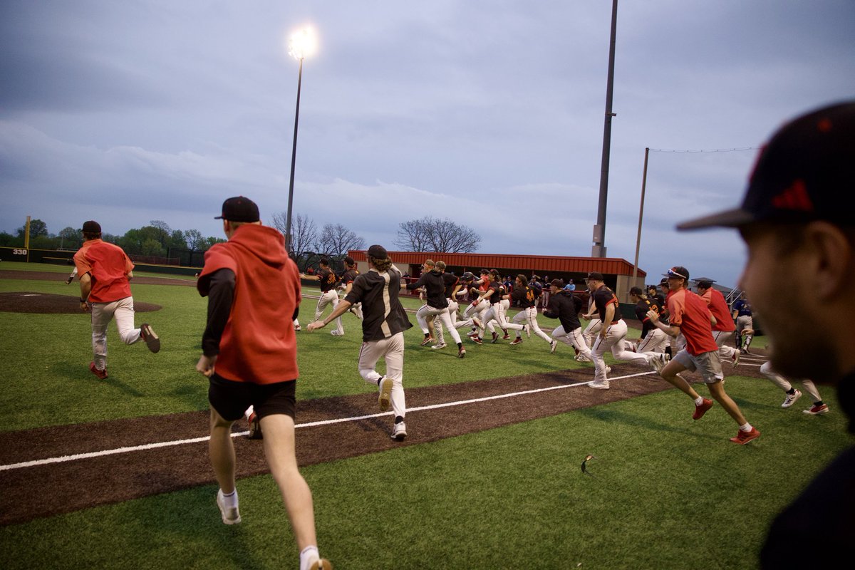 Madness. 

Down 9-0
Tie it 9-9
Down 16-9
Down 16-12 going to 9th
Win 17-16 🦍⚾