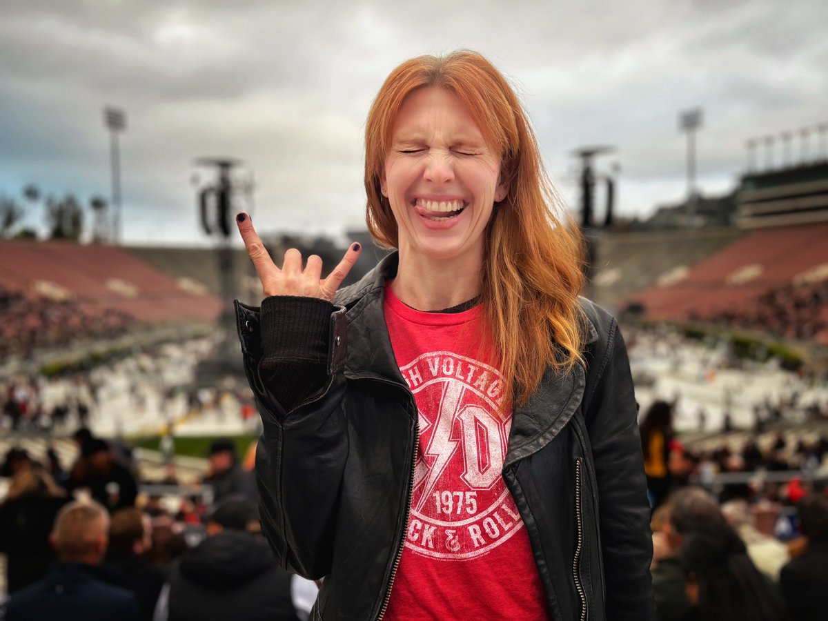 For those about to rock…🫡

#ACDC #PrettyReckless #PasadenaRoseBowl