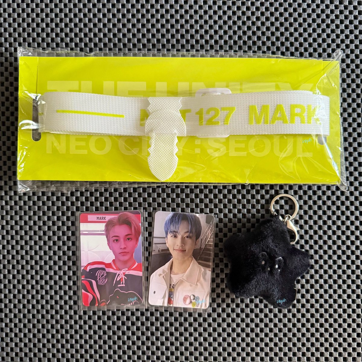 beinluvs's tweet photo. wts lfb nct 127 dream ph

mark black starfish keyring + unity fanlight strap + photocard set
keyring &amp; strap used; w/ original packaging, x sensi 
₱1,400 dop / ₱1,200 payo

💳 gcash, bdo, bpi
📦 sdd/meetups only (📍españa/taft)

dm me if interested 🫶🏼 https://t.co/Hu0A1QK15F