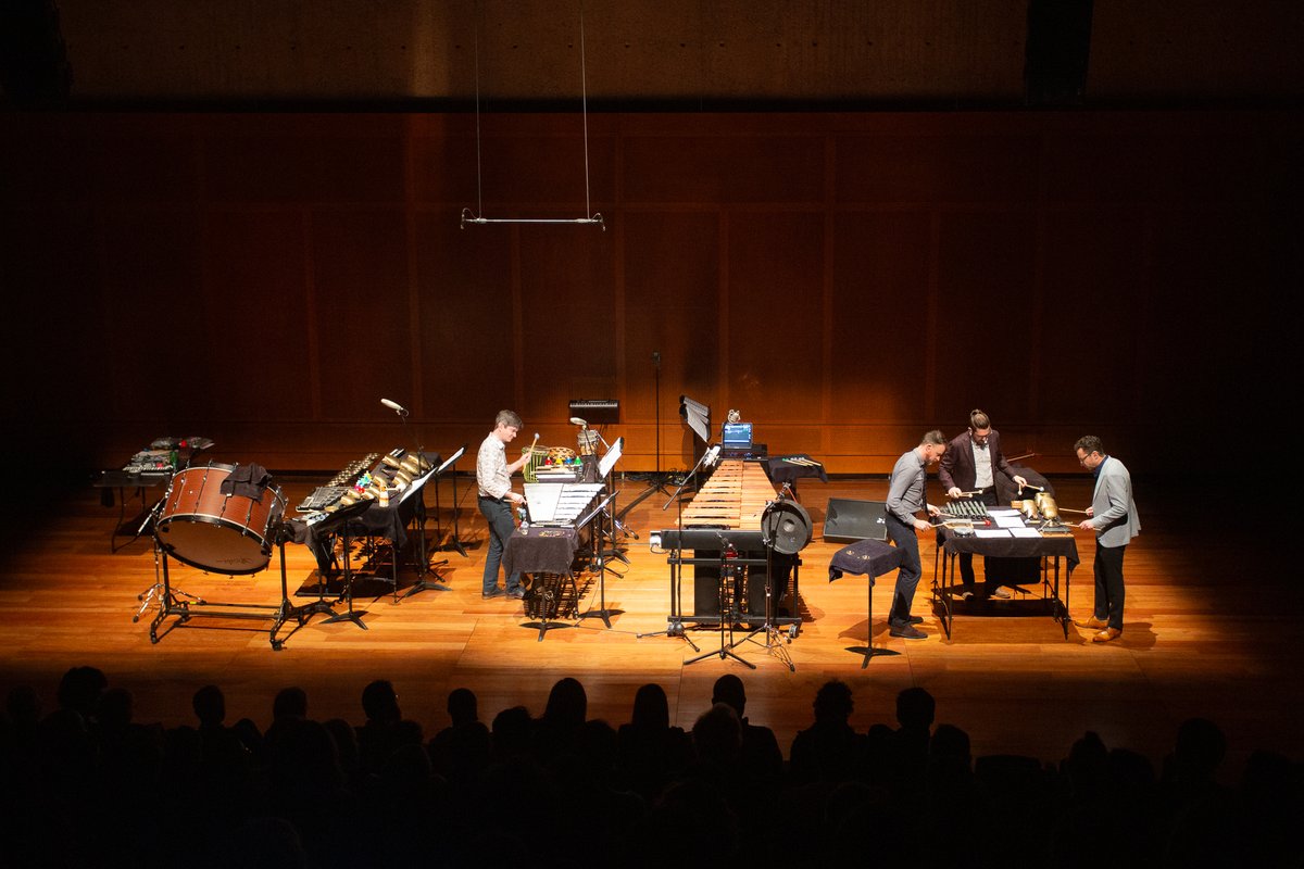 teatromayor's tweet photo. Con dos décadas de recorrido, @ThirdCoastPerc llegó al #TeatroEstudio del #TeatroMayor con el concierto 'Aguas da Amazonia'. Un encuentro musical con obras de #Hynes, #Jlin y más, en el VII Festival Internacional de Música Clásica de Bogotá #BogotáEsAmérica.
📸Jose Luis Álvarez https://t.co/MAW9Nw8XlA