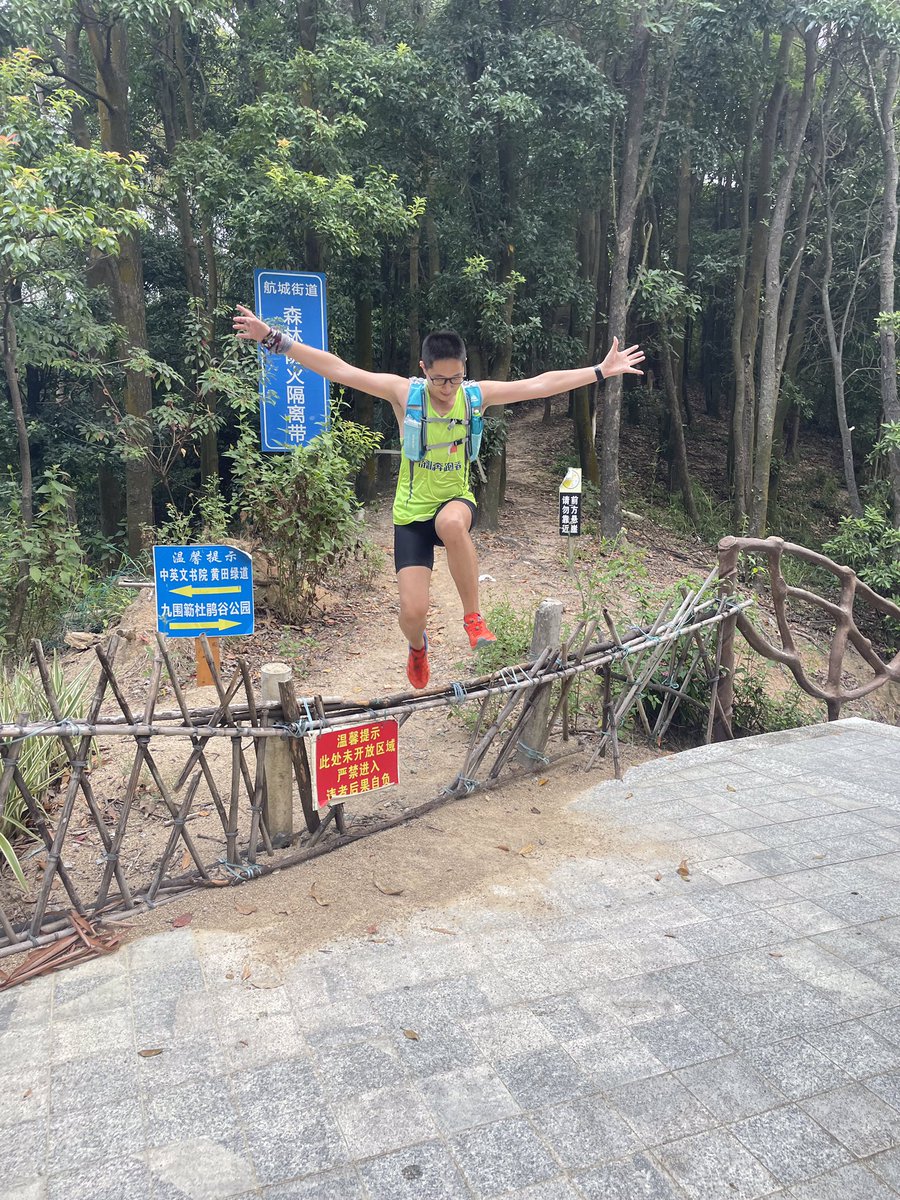 20250419
出门前我特意看啦天气情况
温度24度  湿度94%
预计530配速
结果起跑就510左右
隐隐约约感觉后面要爆
果然后面爆成什么样啦