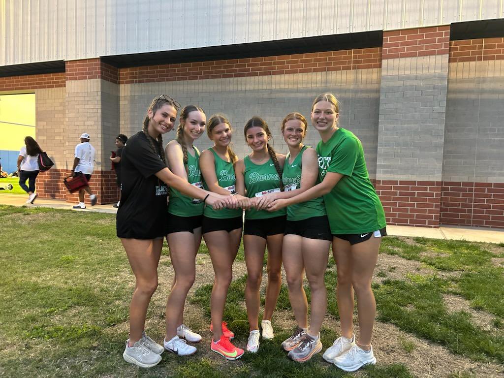 Burnetgirlstrac's tweet photo. Say hello to the Burnet HS  4x4 school record holders‼️💚💪🏼 So so proud of this crew‼️ Alternates are a big deal too &amp; helped them get here‼️ Finals tomorrow‼️‼️💚 Let’s GOOO‼️ https://t.co/ODzuOVpYd7