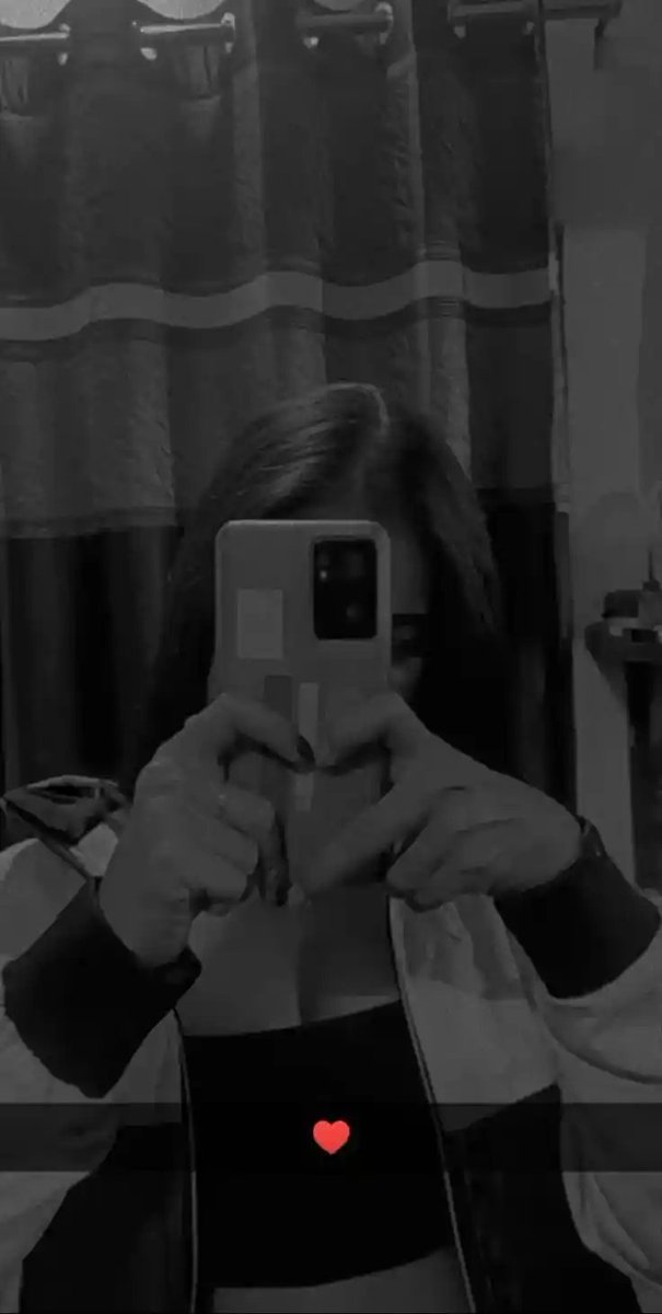 miss_mukku123's tweet photo. "Mirror mein bas tasveer nahi, confidence bhi reflect hota hai."🌞⭐

#MirrorSelfie #ConfidenceGameStrong
#NCTWISH #Superman #Retro #WrestleMania #LISA #ค่าไฟแพง #Trump #DiorDesignerofDreams #RCBvPBKS https://t.co/2VvMBffYgR