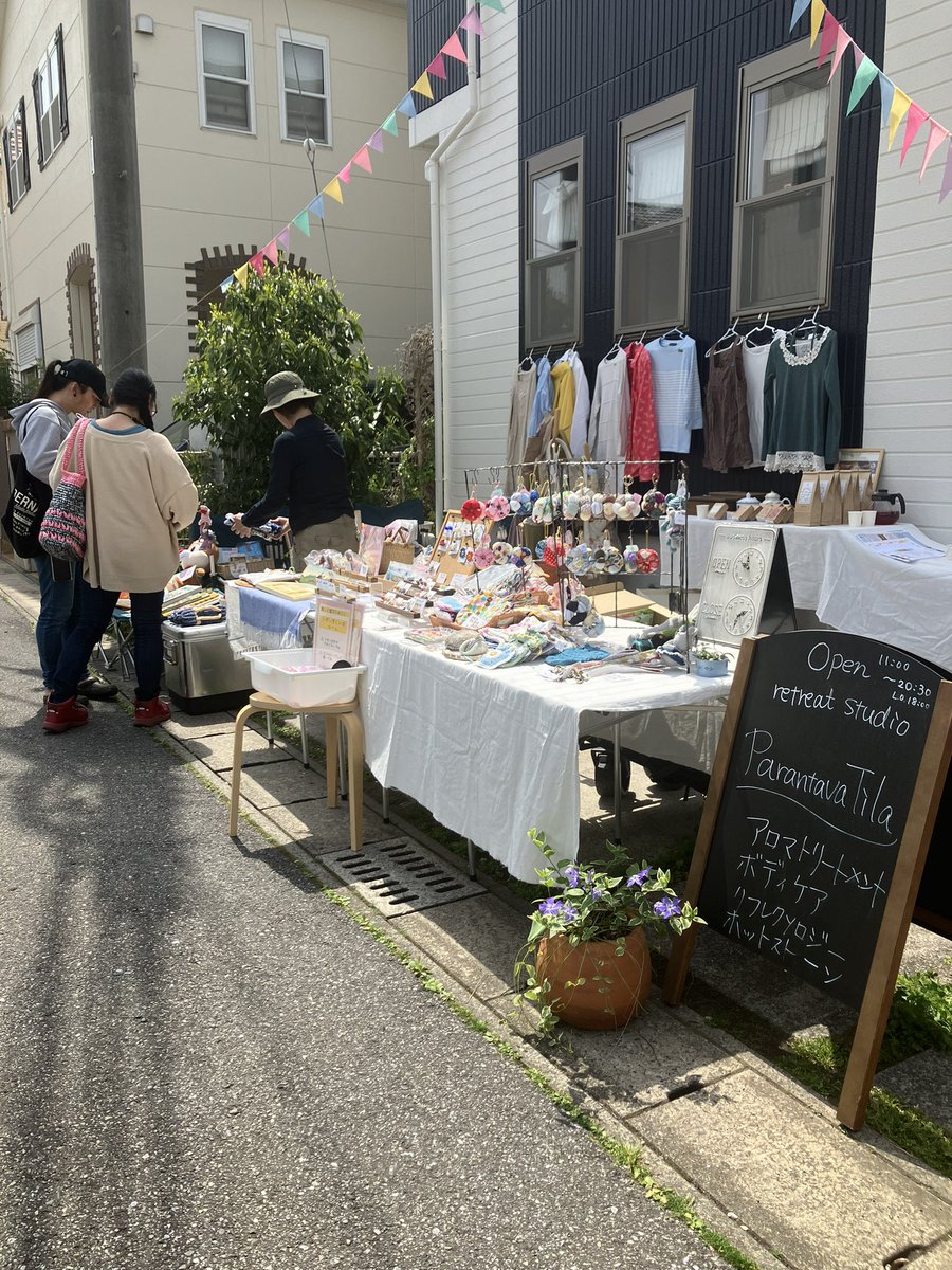 マーケット開催中です🎪
季節も良くなってお客様、ぽつりぽつりお立ち寄り中
皆さまのお越しお待ちしています♡