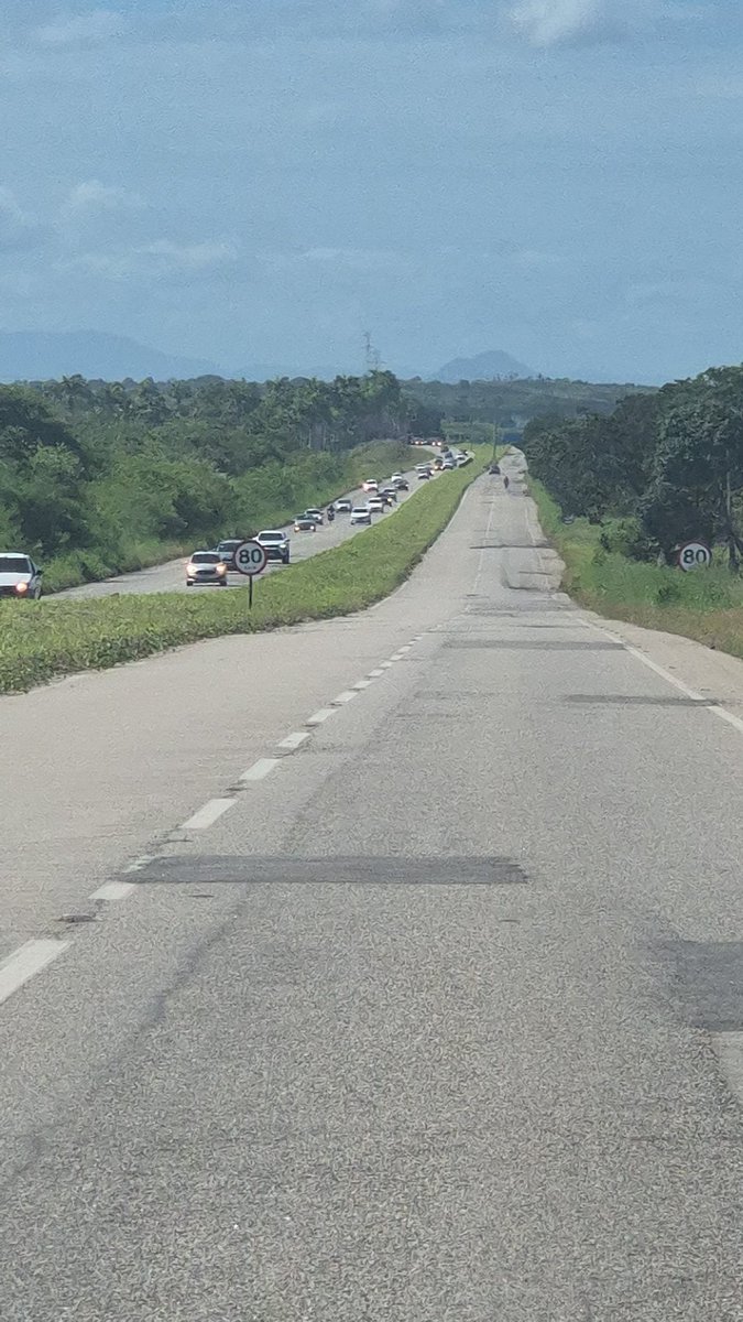 Iamceara's tweet photo. Hoje me senti como um louco voltando para Fortaleza  e todos saindo da cidade...

A paz em fortal city https://t.co/wlkX2FIhpS