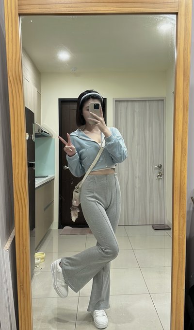誰敢跟我 #打賭 🙋‍♂️
如果說 #女上男下 10分鐘內被我搖到射 那你請我吃一頓大餐 如果說10分鐘射不出來 就來當我的 #長期固炮
上一位小哥哥不到六分鐘就直接給我內射惹 對了 我有裝避孕器 可以直接給我內射惹 😍😍