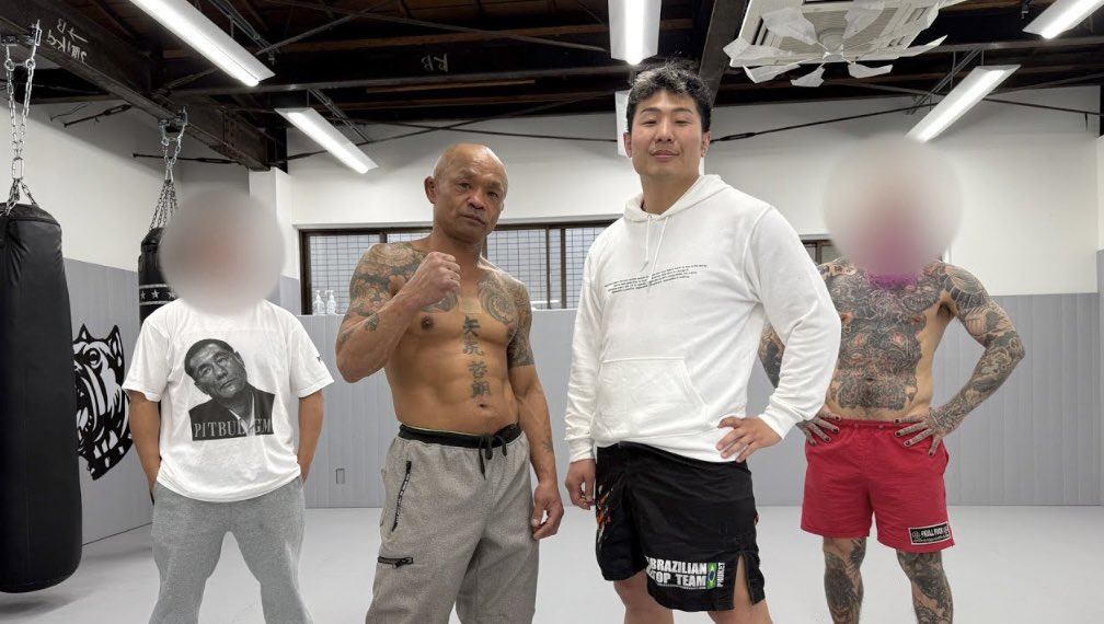 tekehiguchi's tweet photo. 【リツイート拡散希望】
本日 19:00 公開

初代アウトサイダー戦士たちとスパーリングしてみた
https://t.co/6WgyK3Qcd4 https://t.co/UfohwUTiJF