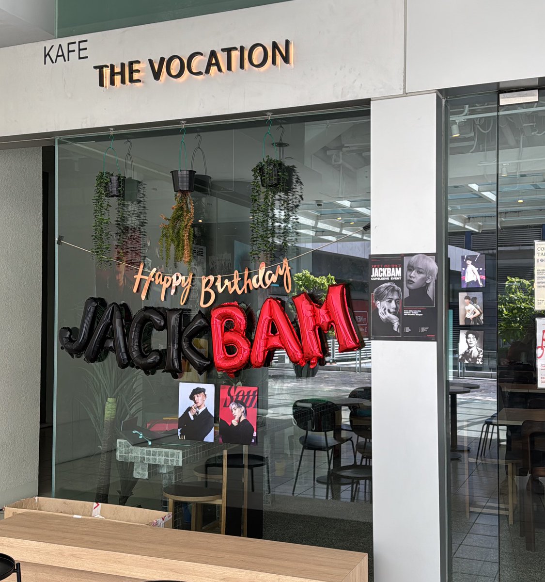 jackbams_n_s's tweet photo. We’re here ❤️🖤 https://t.co/Rq5wFXukcE